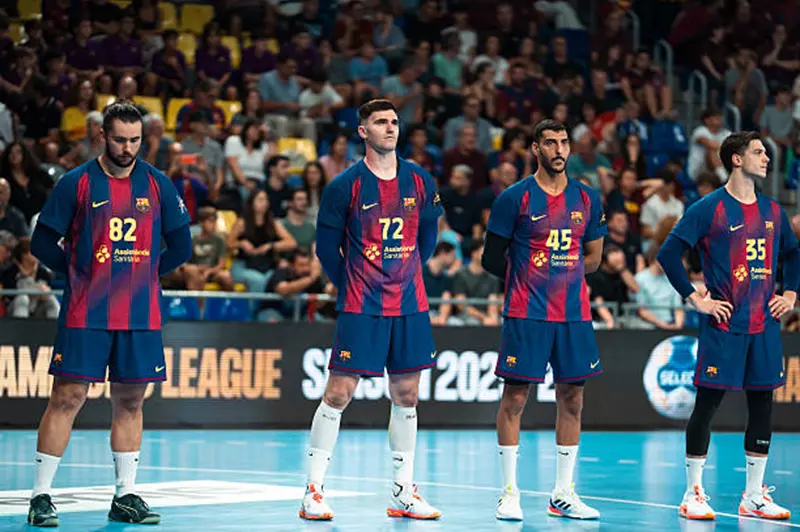 سيف الدرع مع فريق برشلونة لكرة اليد